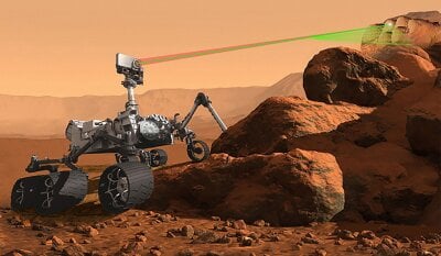 Roboten som bruker lasersynet til å se gjennom steiner på mars.