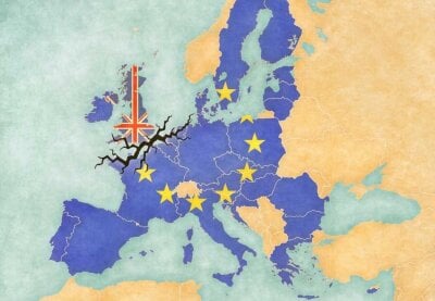 Illustrasjon av Brexit - et kart med sprekker mellom Storbritannia og resten av EU.