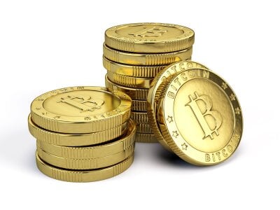 Stabel av Bitcoins i gull